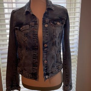 Slim fit denim jacket.